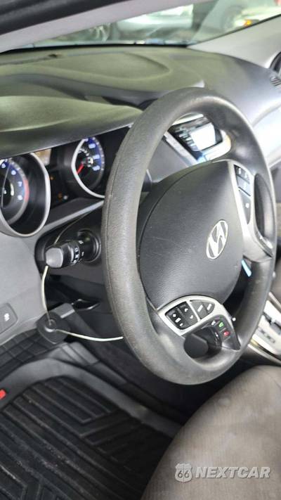 2012 Hyundai Elantra GLS Sedan - zdjęcie 27 z 45 - miniatura