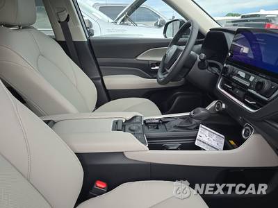 2026 Toyota Grand Highlander XLE - zdjęcie 14 z 26 - miniatura