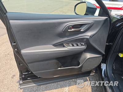 2024 Toyota Crown XLE - zdjęcie 14 z 36 - miniatura