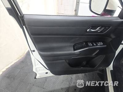 2023 Nissan Pathfinder SL - zdjęcie 9 z 20 - miniatura