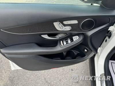 2022 Mercedes-Benz GLC 300 4MATIC - zdjęcie 13 z 39 - miniatura