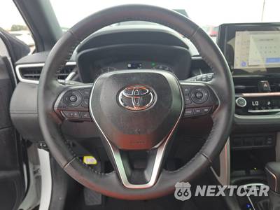 2025 Toyota Corolla Cross Hybrid SE - zdjęcie 10 z 18 - miniatura