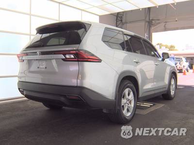 2025 Toyota Grand Highlander Hybrid LE - zdjęcie 4 z 22 - miniatura