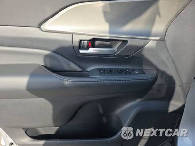 2025 Toyota Grand Highlander XLE - zdjęcie 9 z 32 - miniatura
