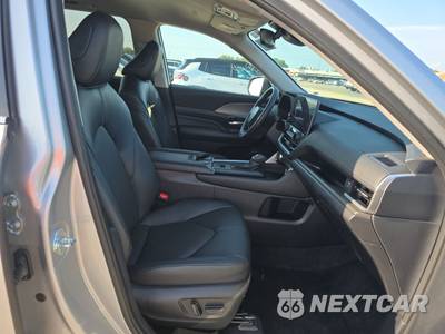 2025 Toyota Grand Highlander XLE - zdjęcie 8 z 32 - miniatura