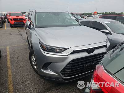 2025 Toyota Grand Highlander XLE - zdjęcie 2 z 31 - miniatura