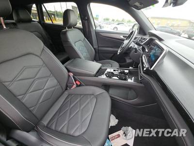2025 Volkswagen Atlas Cross Sport 2.0T SE w/Technology - zdjęcie 8 z 21 - miniatura