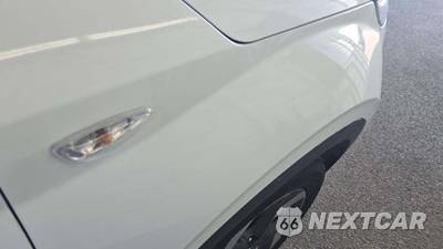 2025 Hyundai Venue SEL - zdjęcie 20 z 24 - miniatura