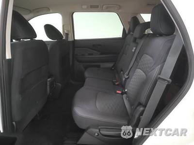 2024 Nissan Pathfinder SV - zdjęcie 13 z 22 - miniatura