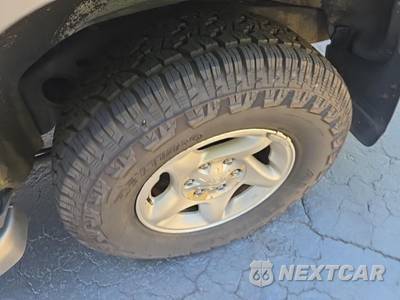 2002 Toyota Sequoia SR5 - zdjęcie 11 z 21 - miniatura