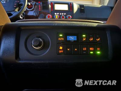 2008 Toyota Sequoia Platinum - zdjęcie 32 z 36 - miniatura
