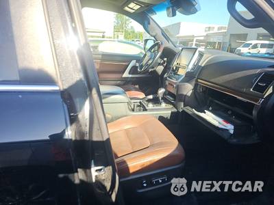 2016 Toyota Land Cruiser - zdjęcie 8 z 26 - miniatura