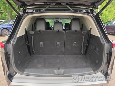 2023 Nissan Pathfinder SL - zdjęcie 18 z 32 - miniatura
