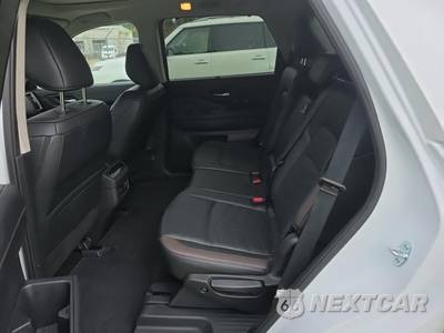 2025 Nissan Pathfinder Platinum - zdjęcie 14 z 26 - miniatura