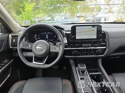 2025 Nissan Pathfinder Platinum - zdjęcie 12 z 26 - miniatura