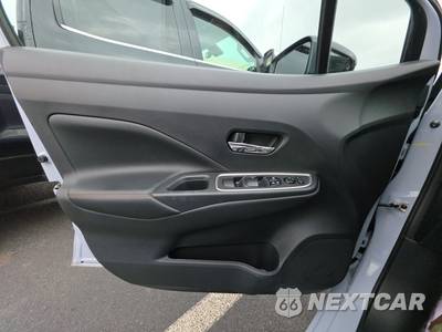 2025 Nissan Versa SR - zdjęcie 9 z 26 - miniatura