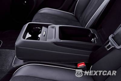 2023 Bentley Flying Spur S V8 - zdjęcie 57 z 84 - miniatura
