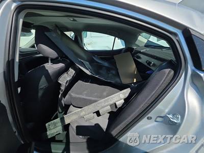 2026 Toyota Camry LE - zdjęcie 13 z 27 - miniatura