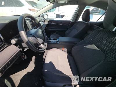 2026 Toyota Camry LE - zdjęcie 7 z 27 - miniatura