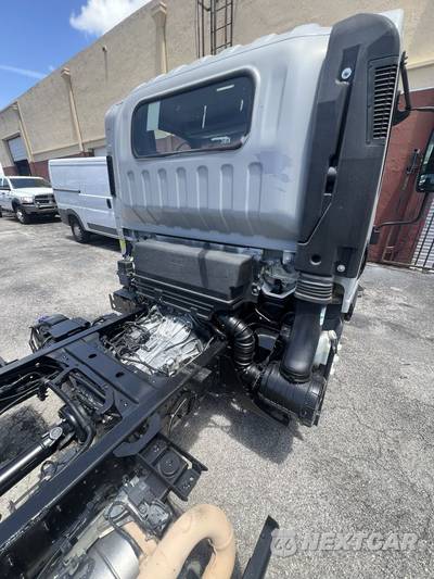 2018 Isuzu NRR Base - zdjęcie 11 z 18 - miniatura