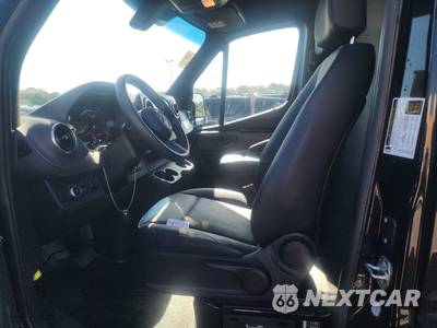 2025 Mercedes-Benz Sprinter 2500 Cargo Van High Roof 170.0" WB - zdjęcie 7 z 18 - miniatura