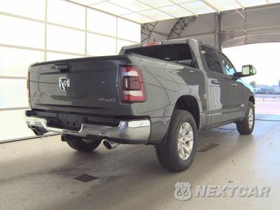 2023 Ram 1500 Laramie Crew Cab Short Bed - zdjęcie 4 z 22 - miniatura