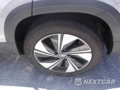 2025 Volkswagen Taos SE - zdjęcie 2 z 26 - miniatura