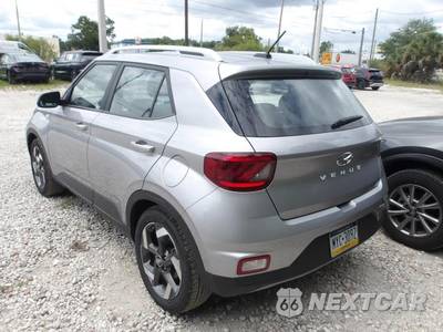 2025 Hyundai Venue SEL - zdjęcie 18 z 28 - miniatura