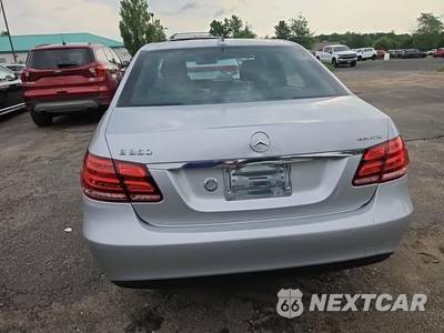 2016 Mercedes-Benz E 350 Luxury 4MATIC Sedan - zdjęcie 5 z 21 - miniatura