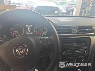 2013 Volkswagen Passat 2.5L S w/Appearance - zdjęcie 8 z 16 - miniatura