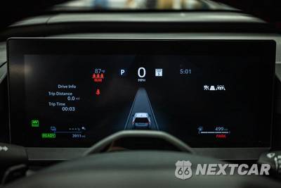 2026 Toyota RAV4 Plug-In Hybrid GR Sport - zdjęcie 17 z 28 - miniatura