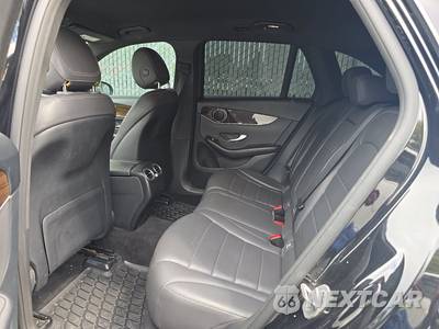 2020 Mercedes-Benz GLC 300 - zdjęcie 13 z 28 - miniatura