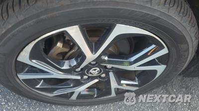 2018 Toyota C-HR XLE - zdjęcie 28 z 35 - miniatura
