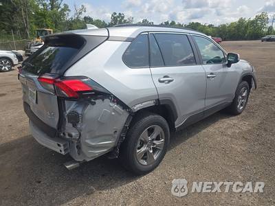 2025 Toyota RAV4 XLE - zdjęcie 4 z 17 - miniatura