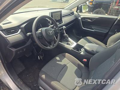2025 Toyota RAV4 XLE - zdjęcie 11 z 17 - miniatura