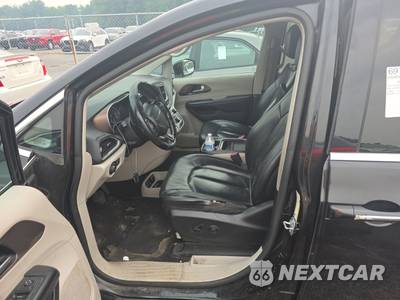 2019 Chrysler Pacifica Touring L 121.6" WB - zdjęcie 7 z 62 - miniatura