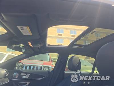 2018 Mercedes-Benz E 300 Sedan - zdjęcie 17 z 30 - miniatura