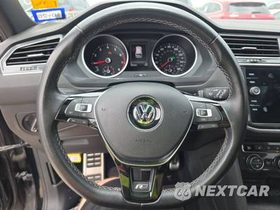 2021 Volkswagen Tiguan SE R-Line Black - zdjęcie 10 z 29 - miniatura