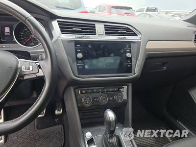 2021 Volkswagen Tiguan SE R-Line Black - zdjęcie 11 z 29 - miniatura