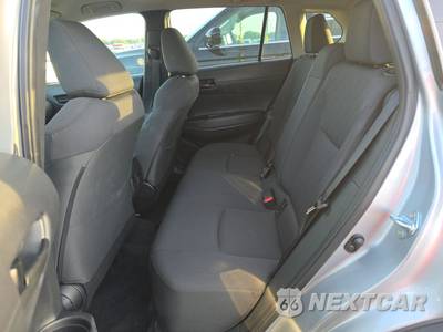 2025 Toyota Corolla Cross LE - zdjęcie 13 z 24 - miniatura