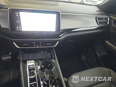 2025 Volkswagen Atlas Cross Sport 2.0T SE w/Technology - zdjęcie 11 z 30 - miniatura