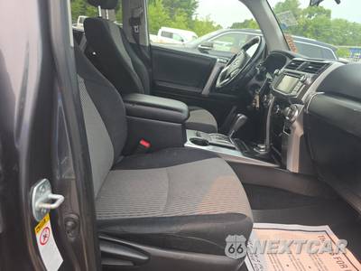 2016 Toyota 4Runner SR5 - zdjęcie 8 z 33 - miniatura