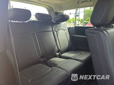 2023 Land Rover Defender 130 SE - zdjęcie 14 z 25 - miniatura