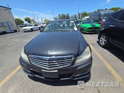 2013 Mercedes-Benz C 300 4MATIC Sedan - zdjęcie 2 z 18 - miniatura