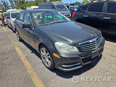 2013 Mercedes-Benz C 300 4MATIC Sedan - zdjęcie 3 z 18 - miniatura