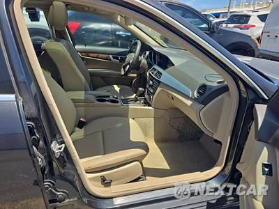 2013 Mercedes-Benz C 300 4MATIC Sedan - zdjęcie 8 z 18 - miniatura