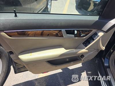 2013 Mercedes-Benz C 300 4MATIC Sedan - zdjęcie 9 z 18 - miniatura