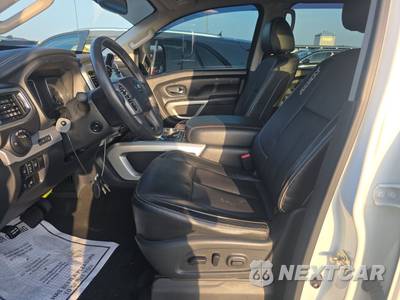 2017 Nissan TITAN PRO-4X Crew Cab Short Bed - zdjęcie 7 z 25 - miniatura