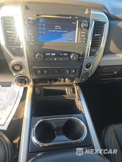 2017 Nissan TITAN PRO-4X Crew Cab Short Bed - zdjęcie 11 z 25 - miniatura