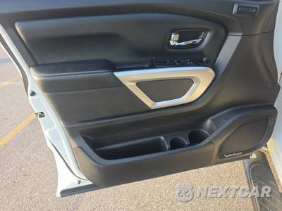 2017 Nissan TITAN PRO-4X Crew Cab Short Bed - zdjęcie 9 z 25 - miniatura